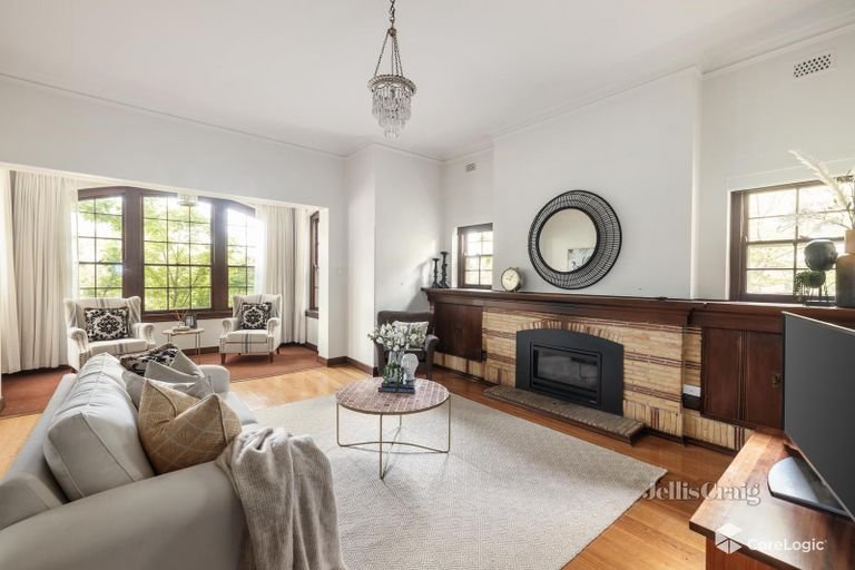 Same same, but different!